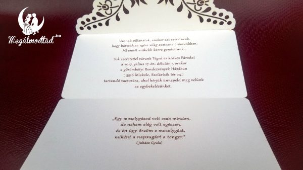 Csodaszép széthajtható esküvői meghívó részletes Matyó mintával.