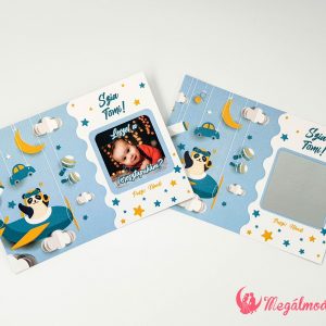 Repülős panda keresztszülő felkérő kisautóval és csillagokkal