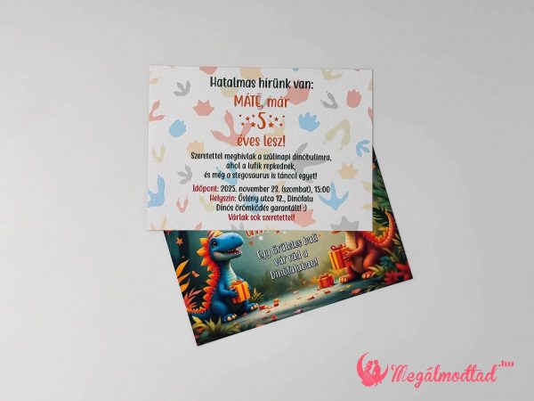 Dínós szülinapi meghívó 11x15 cm-es, kétoldalas, gyöngyházfényű kartonra nyomtatva